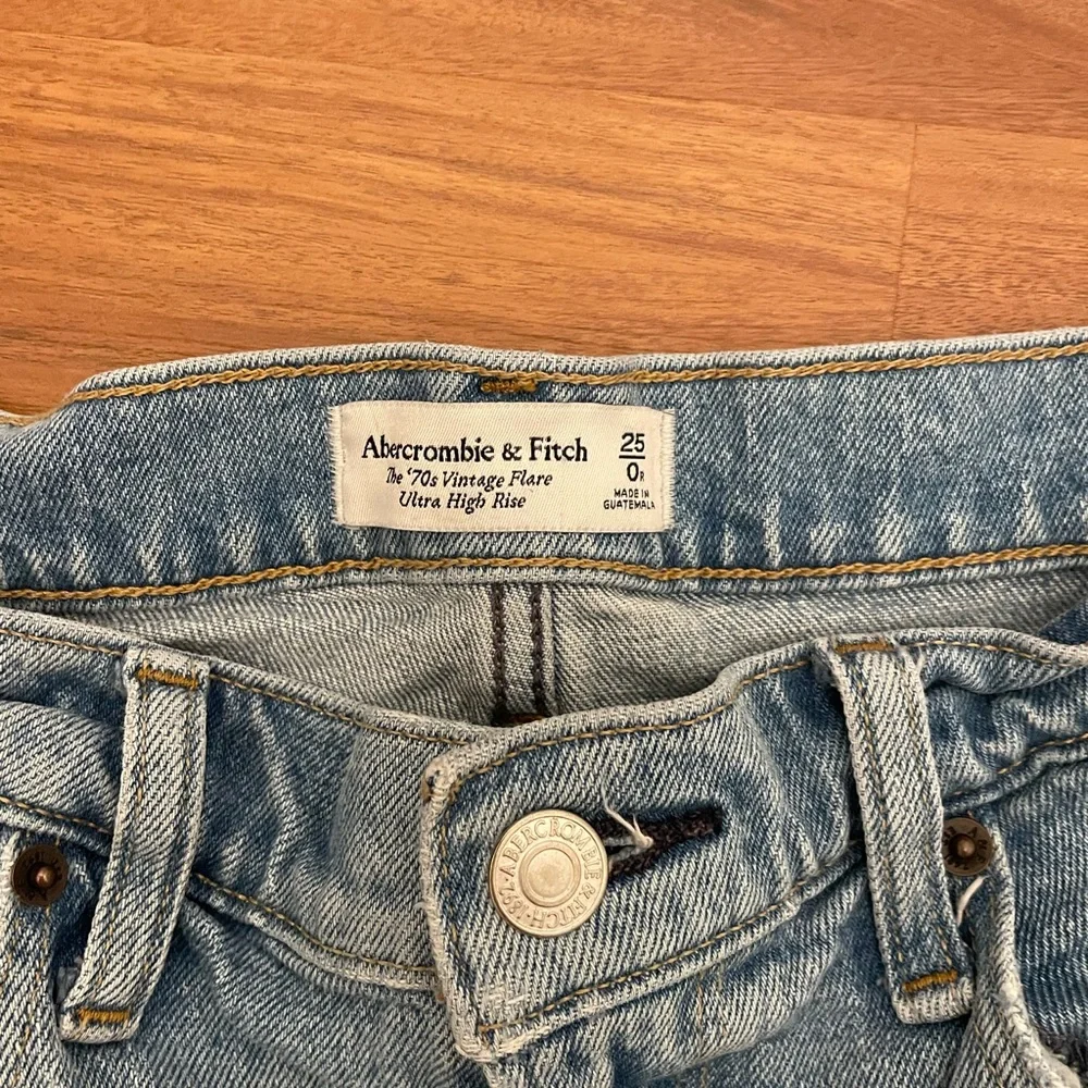 Abercrombie & Fitch Blue High Rise Jeans - Picture 1 of 6